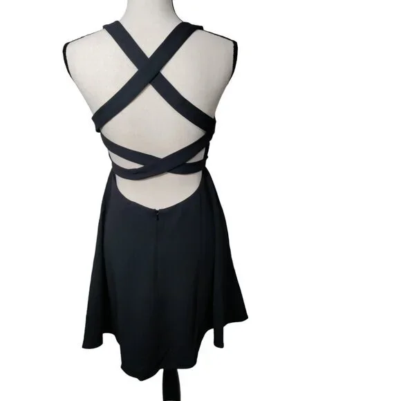 Lulus Katrina Black Strappy Sleeveless Skater Dress Size Medium NWT - Picture 2 of 11